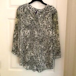 Green and gray summer weight tunic